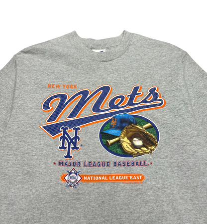 Vintage 2004 New York Mets Graphic T Shirt (Medium)