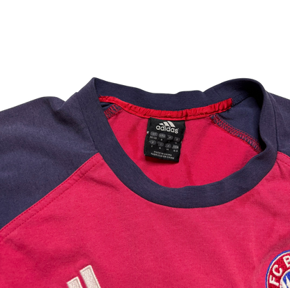 FC Bayern Munchen Soccer T Shirt (Small)